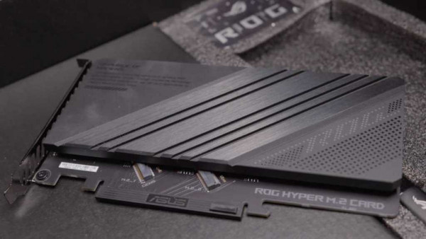 Asus-ROG-Hyper-M.2-PCIe-card