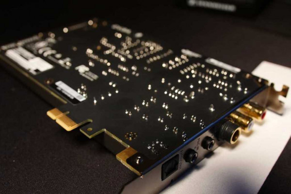 Close-up-of-PCIe-audio-sound-car