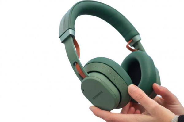 Fairphone Fairbuds XL headphones with hot-swappable batteries
