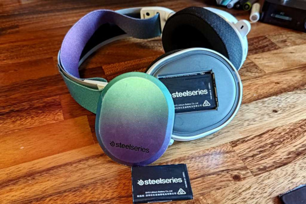 SteelSeries Arctis Pro Wireless Gaming Headset