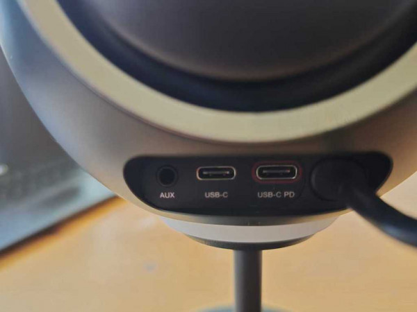 Creative Pebble Nova