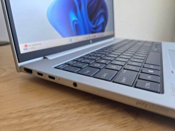 HP EliteBook 8 G1a left side