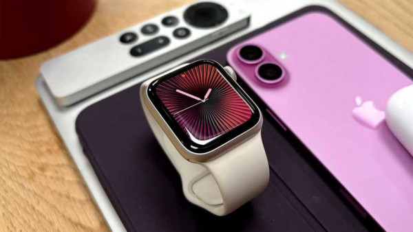 Aple Watch SE 3 review hero shot 2