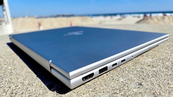 HP EliteBook 6 G1q laptop left side at beach