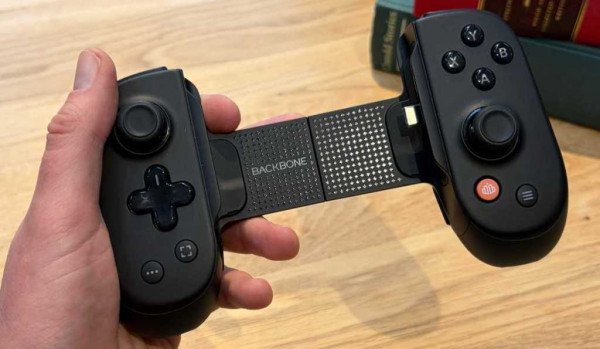 Backbone Pro in hand