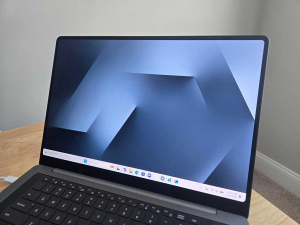 Samsung Galaxy Book6 Ultra display