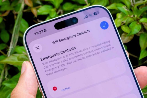 Emergency Contacts iPhone settings