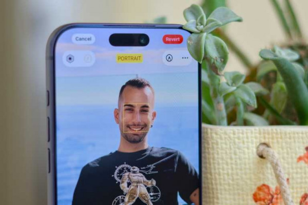 Enabling portrait effect in regular photo on iOS