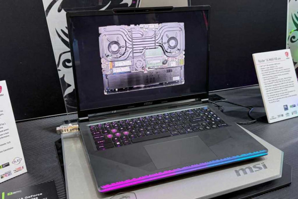 MSI Raider 16 Max HX