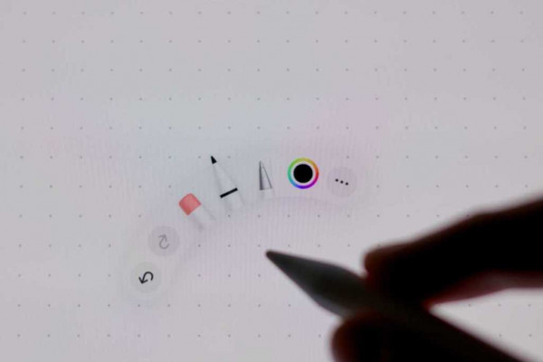 Apple Pencil Pro squeezing gesture