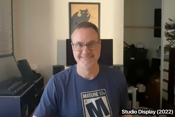 Studio Display (2022)