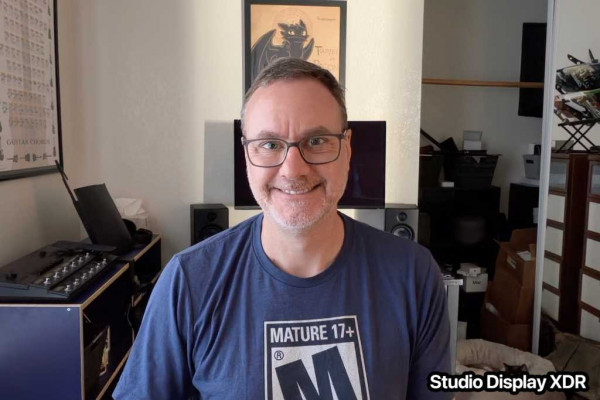 Studio Display XDR low light