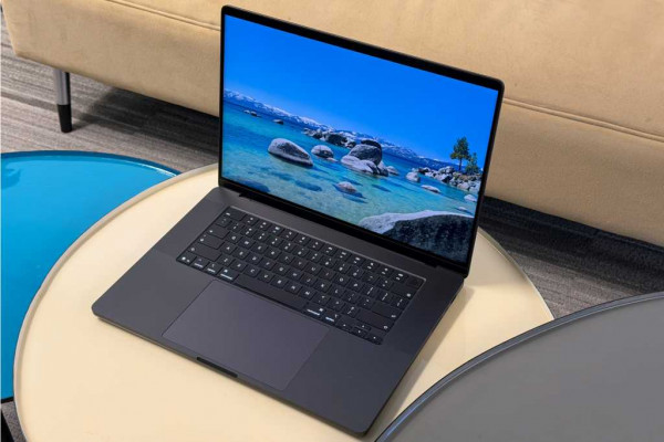 M5 Max 16 MacBook Pro